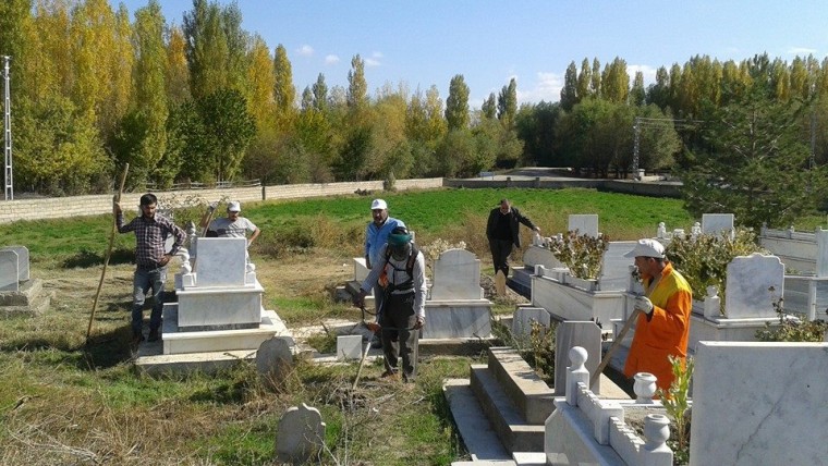 Mahmutlu Mahallesi Mezarlık Bakım Çalışmaları
